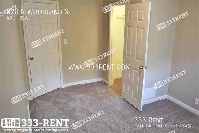 Building Photo - 828 N Woodland St
