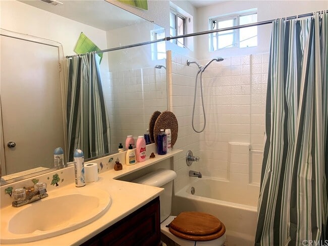 Building Photo - 578 Pointe Vista Ct