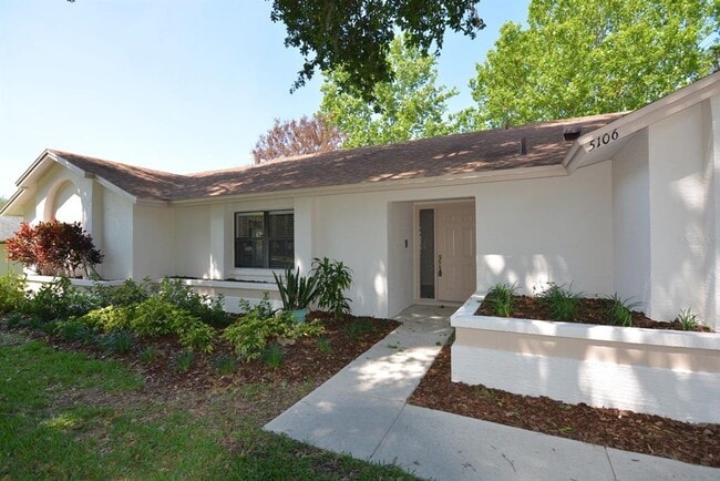 Building Photo - 5106 Sun Palm Dr