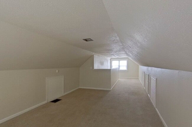 Building Photo - 3/1 Single Family Home in Linden!