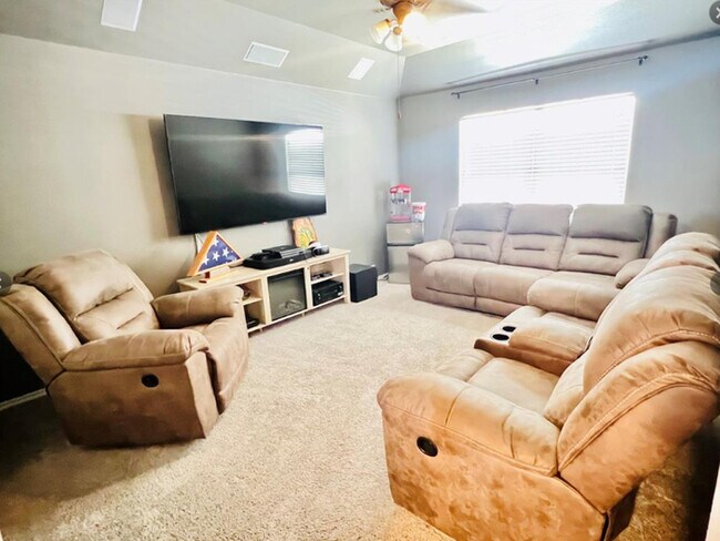 Building Photo - 2311 Encino Mist