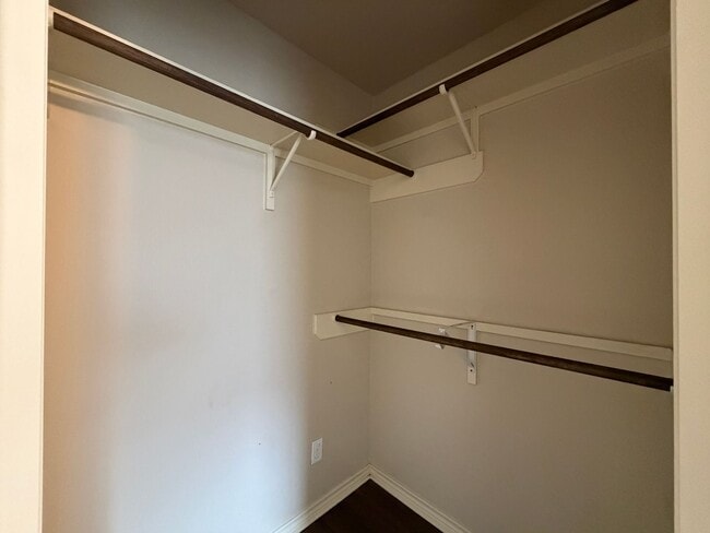 Building Photo - Move in Ready!