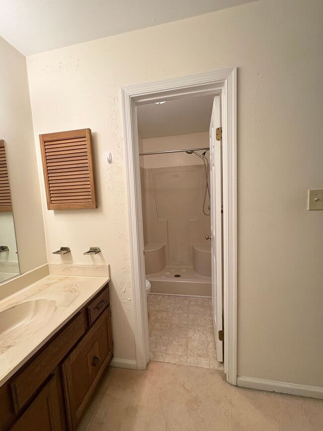 Building Photo - 3 BED / 2 BATH SINGLE FAMILY