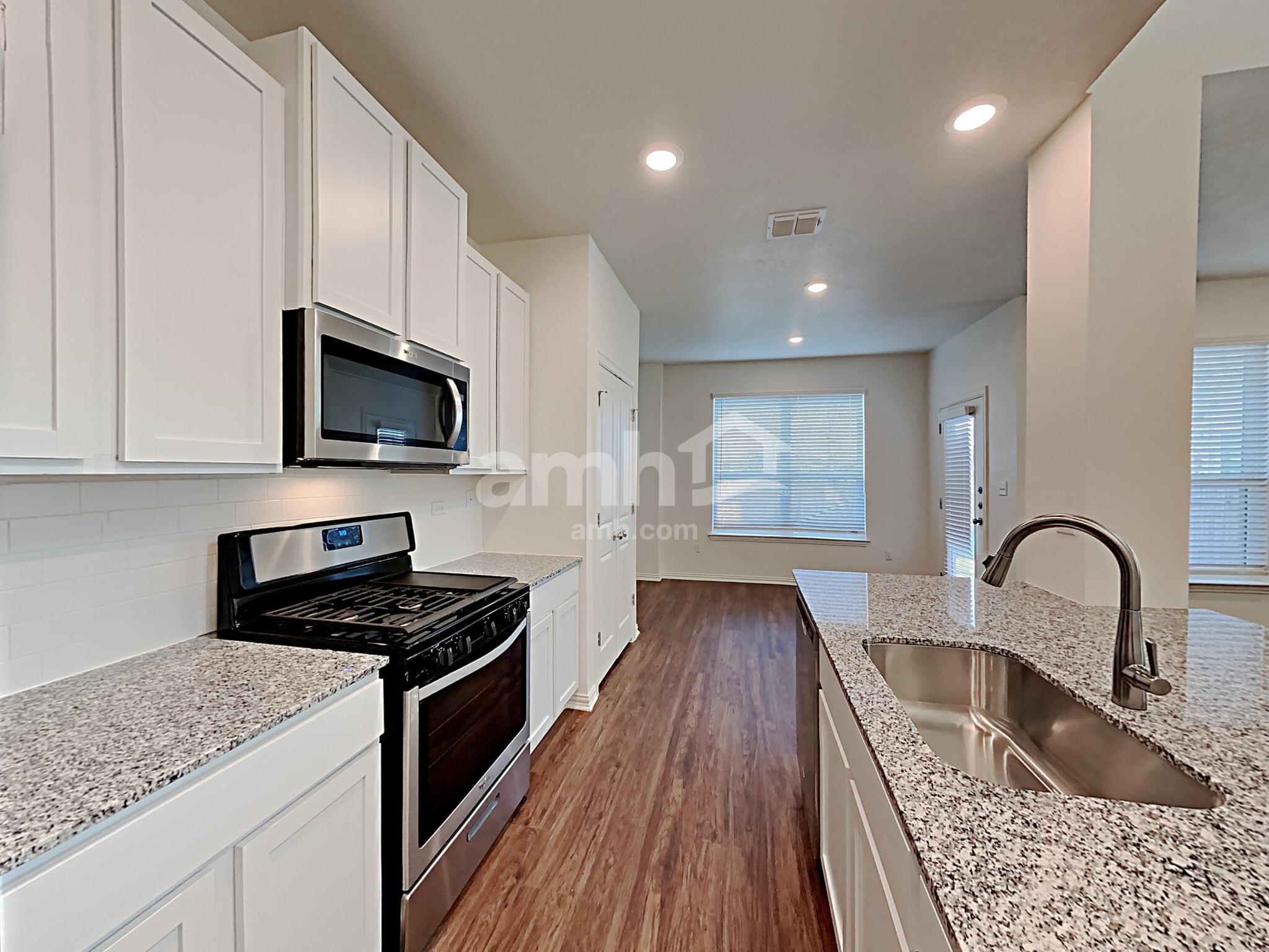 Building Photo - 2710 Lillybrook Ln