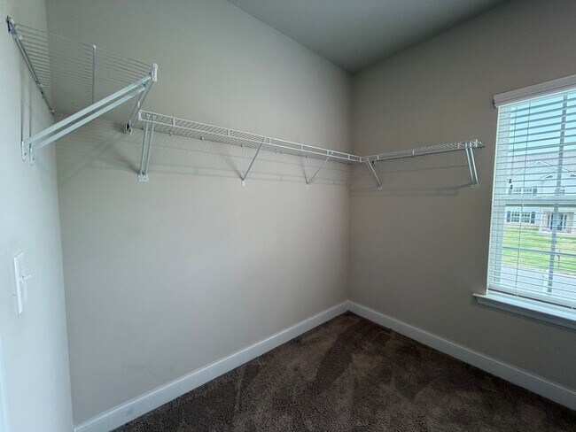 Building Photo - 61 N Village Cir