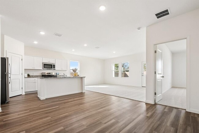 Building Photo - 1305 Morris Lp