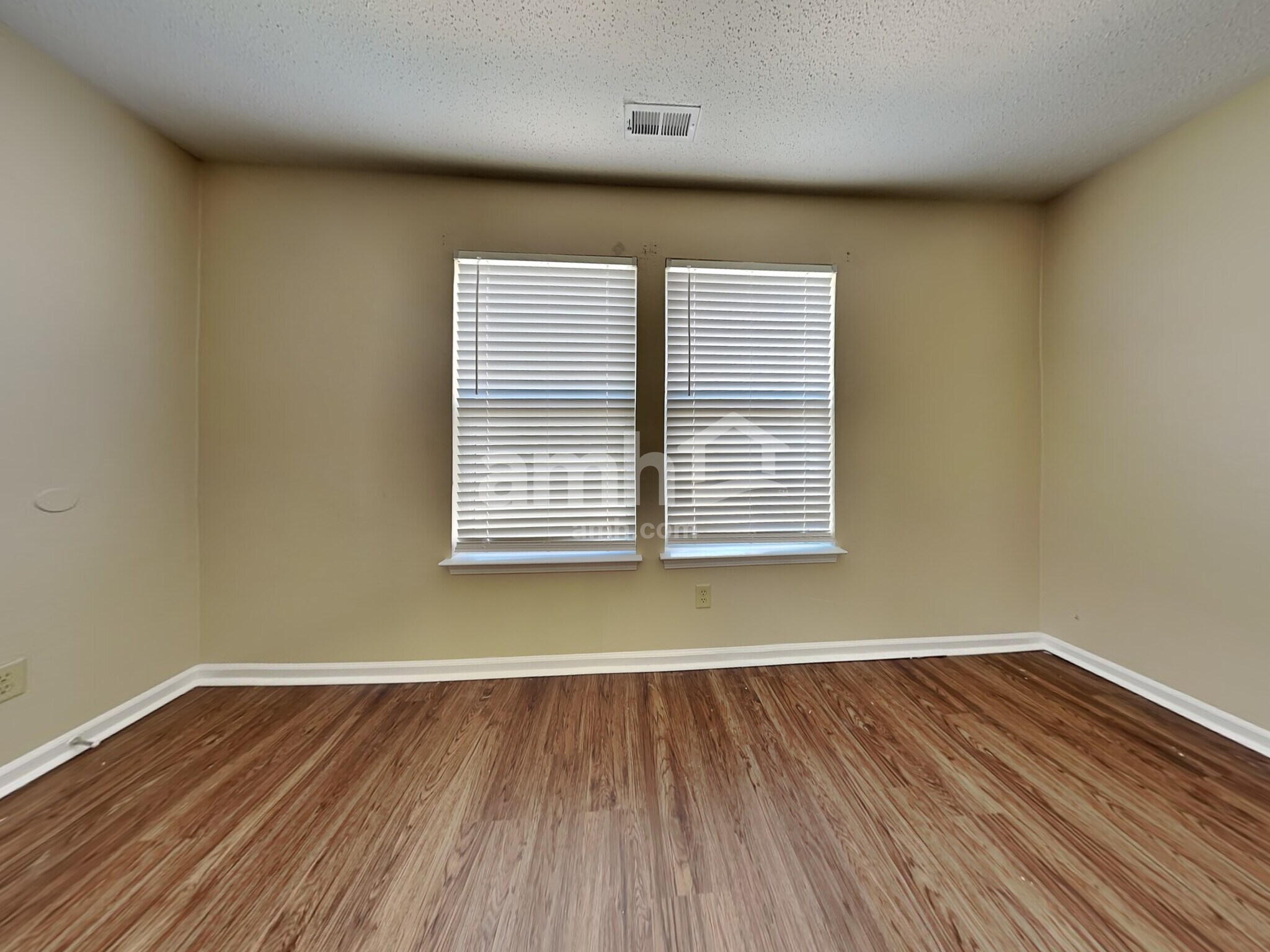 Building Photo - 5969 Claymont Blvd