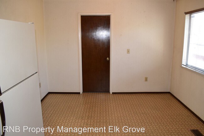 Building Photo - 2 br, 1.5 bath House - 901 North Palm Street