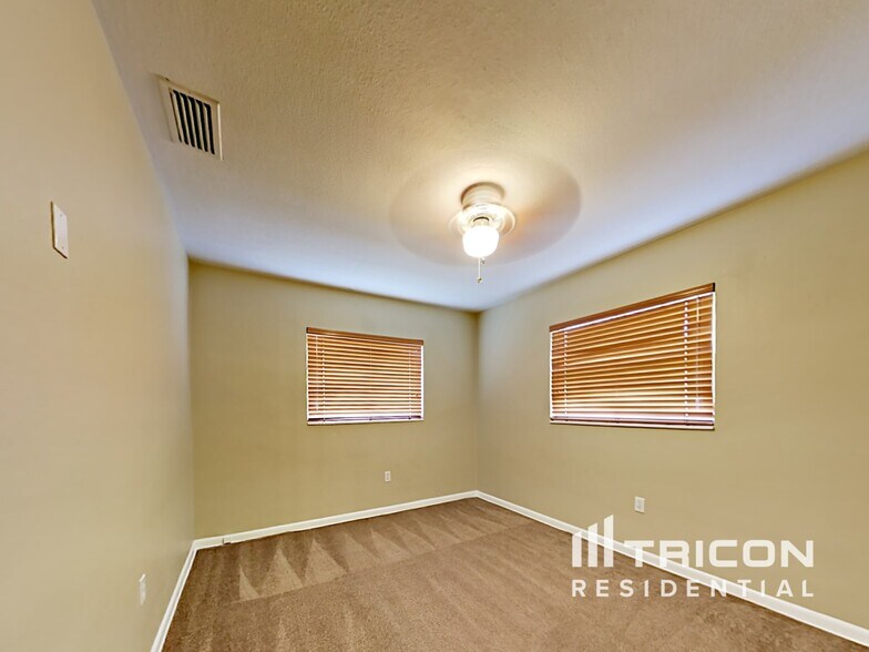 Building Photo - 7905 42nd Way N