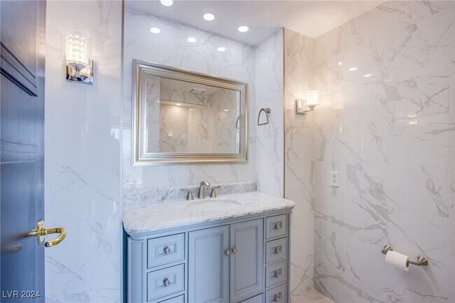 Building Photo - 3111 Bel Air Dr