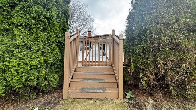 Building Photo - 3535 Robey Ave