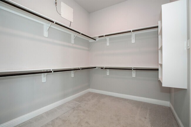 Building Photo - 2023 Village Orchard Ln