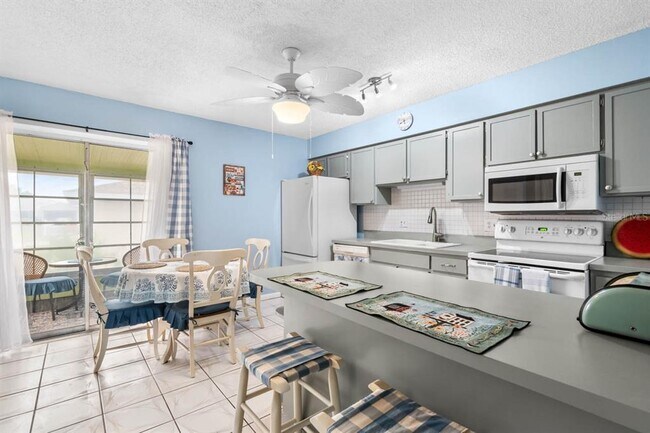 Building Photo - 706 W Brockton Pl