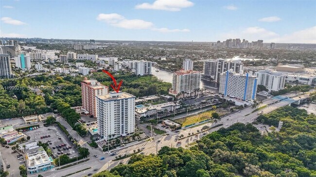 Building Photo - 3000 E Sunrise Blvd