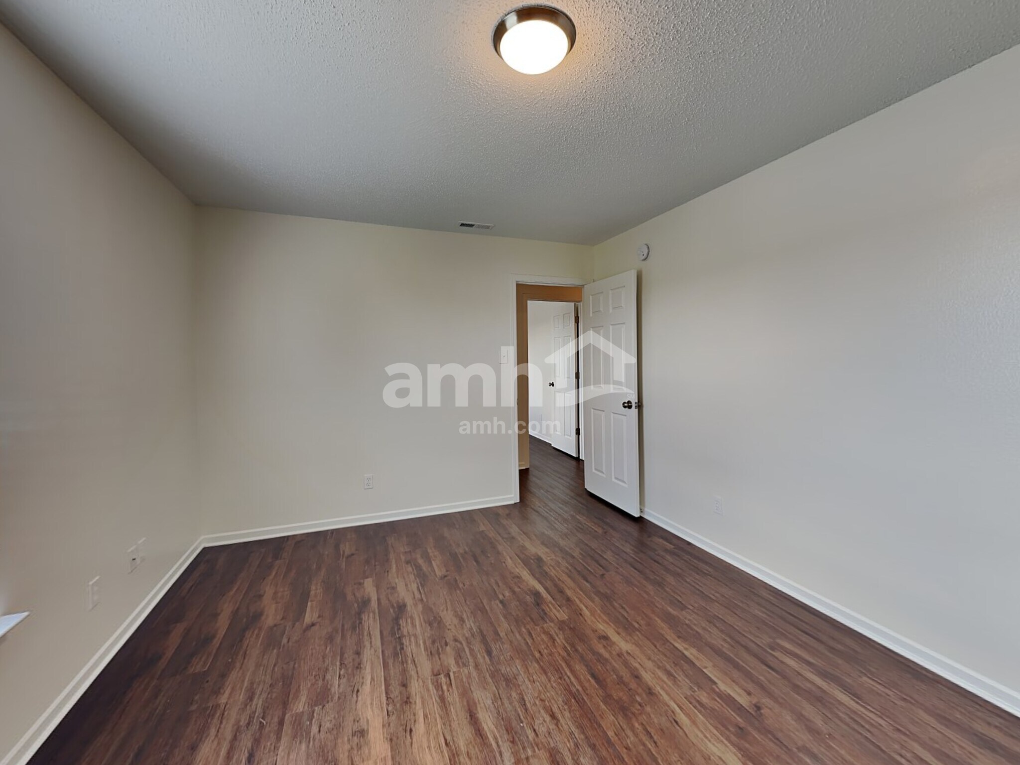 Building Photo - 924 Shenandoah Way