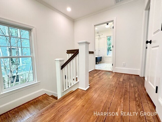 Building Photo - Beautifully Renovated Home In Historic Boy...