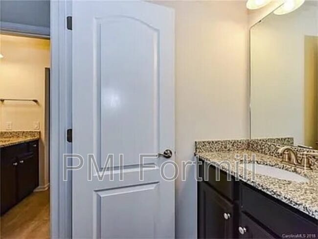 Building Photo - 3901 Kestrel Ln