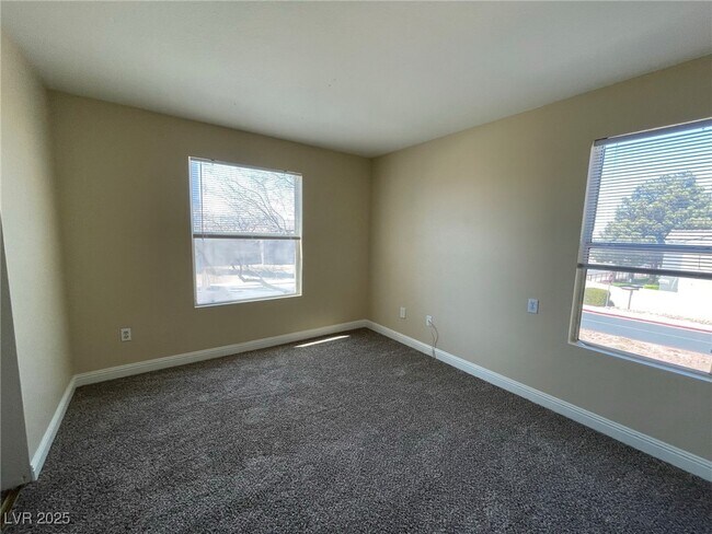 Building Photo - 5055 W Hacienda Ave
