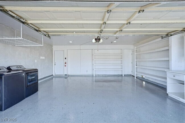 Building Photo - 6353 Whippoorwill Way