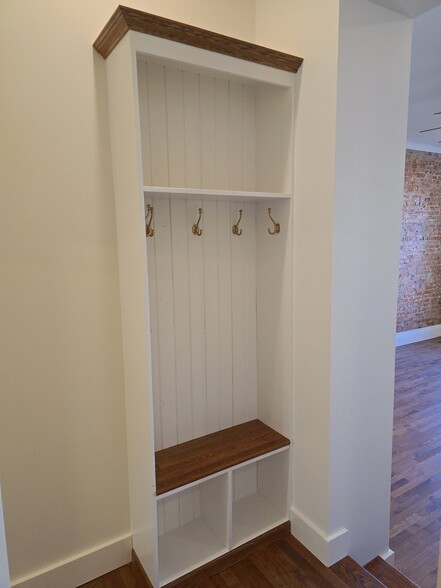 Building Photo - 1207 Lee St