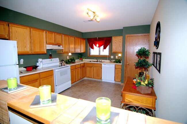 Building Photo - N58W23983 Hastings Ct