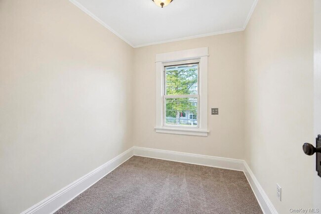 Building Photo - 108 Hempstead Ave