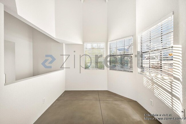 Building Photo - 2021 Carnegie Ln