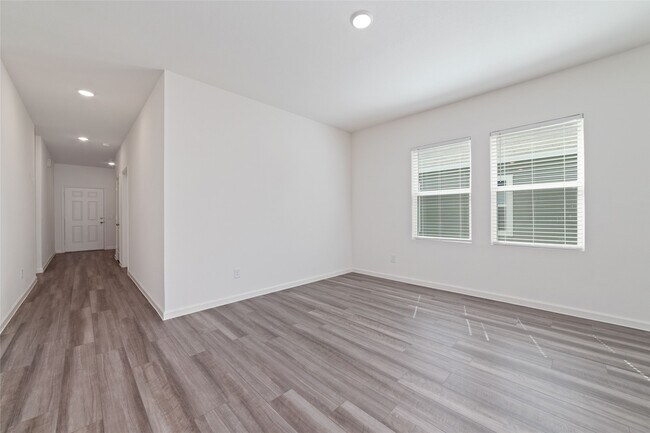 Building Photo - 31030 Gayle Prairie Oaks St