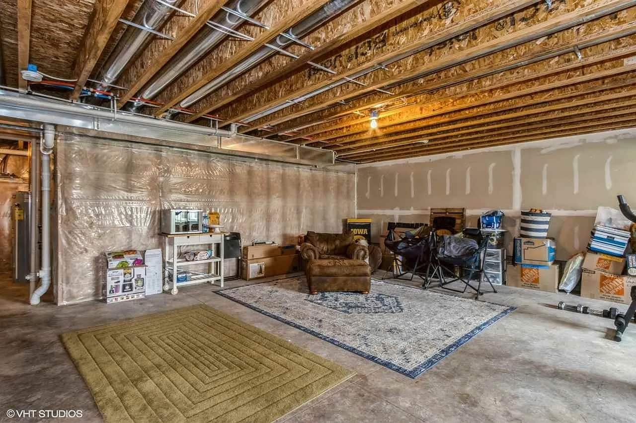 Building Photo - 867 Silver Ln