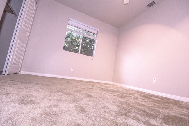 Building Photo - 9929 Palo Alto St