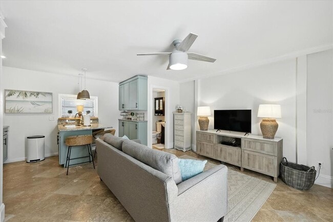 Building Photo - 235 10th Ave NE