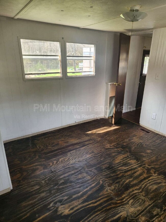 Building Photo - 9 Grateful Way