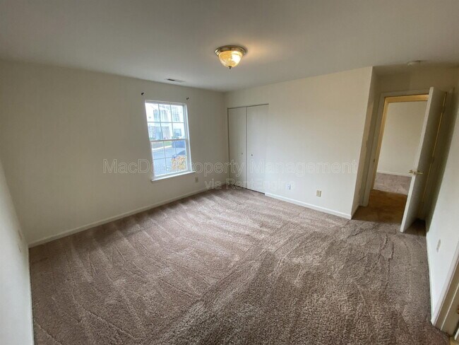 Building Photo - 76 Red Maple Ct