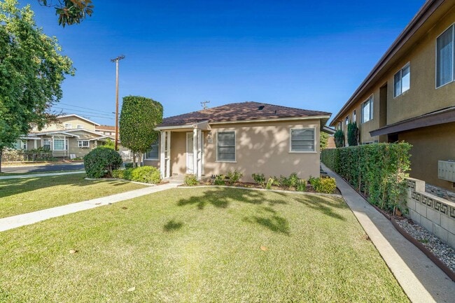 Building Photo - 340 N Monterey St