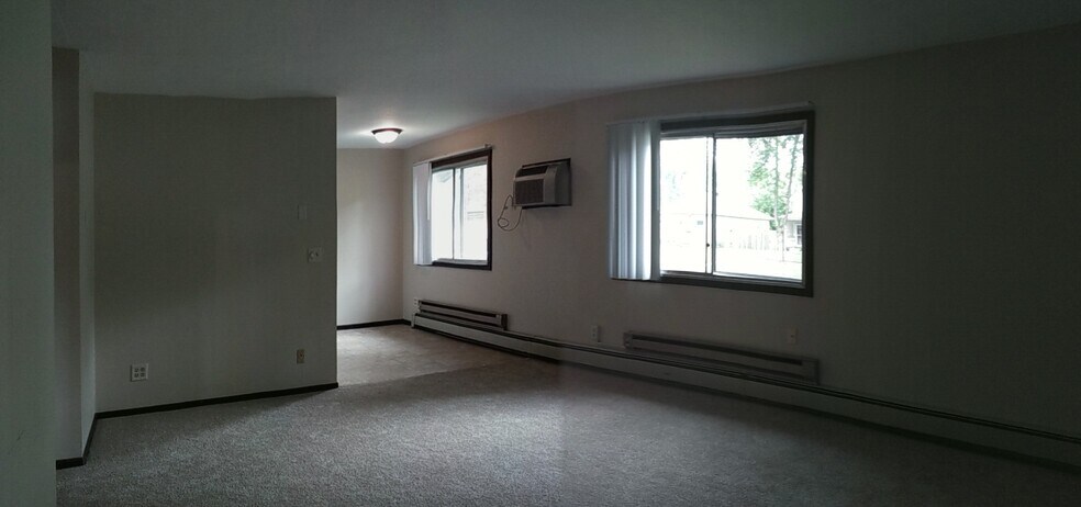 Living room - 414 10th Ave S