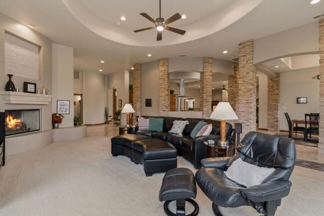 Building Photo - 13415 Pino Ridge Pl NE