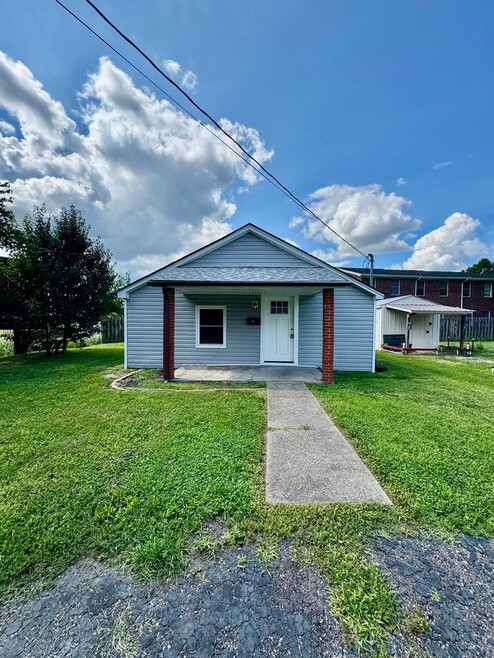 Building Photo - 102 Crabtree Dr