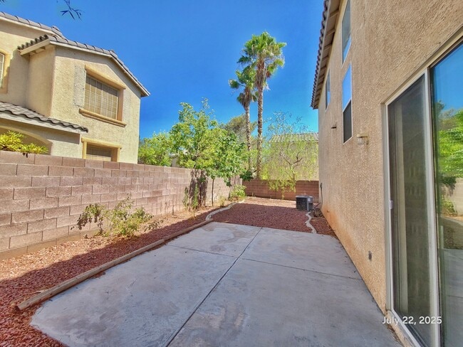 Building Photo - 2646 Cottonwillow St