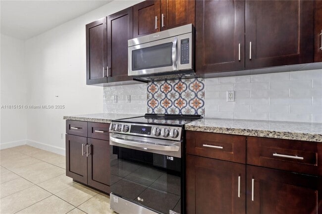 Building Photo - 5808 NW 46th Ln