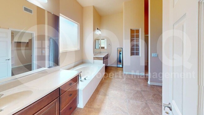 Building Photo - 9398 E Desert Milkweed Ct