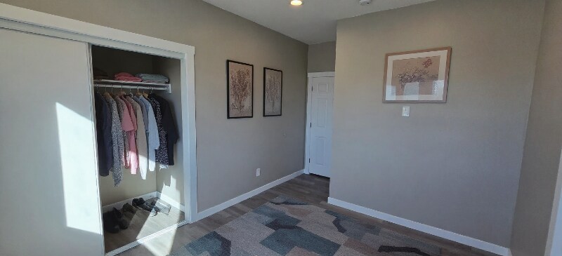 Building Photo - 10663 Encino Ave