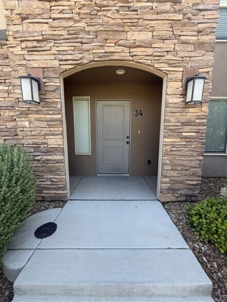 Building Photo - 3239 S 840 E