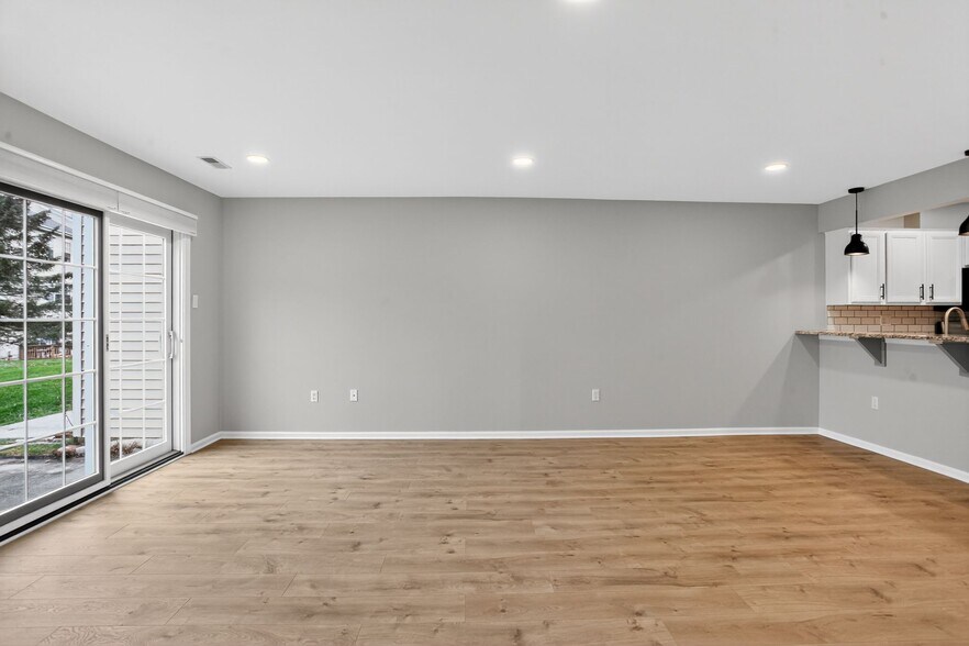 Building Photo - 2801 Harvard Ct