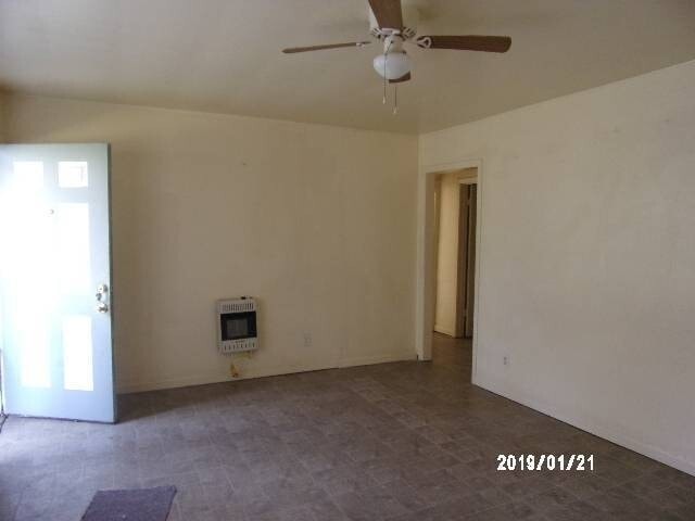 Building Photo - 3 bdrm 1 bath