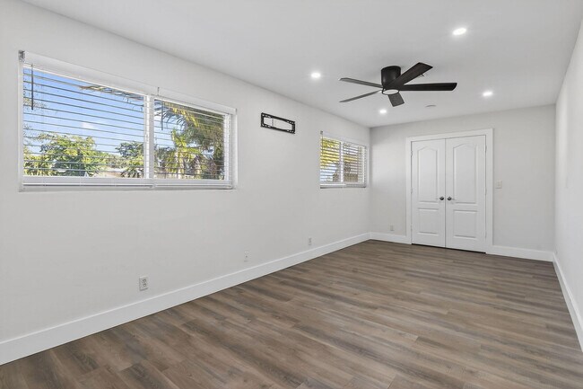 Building Photo - 122 Arlington Pl