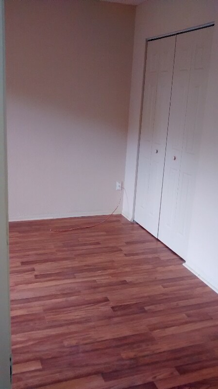 Building Photo - 122 W Perry Ln