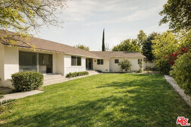 Building Photo - 23153 Gonzales Dr