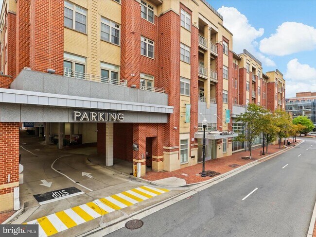 Building Photo - 309 Holland Ln
