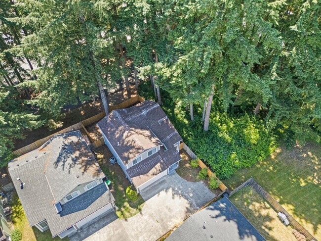 Building Photo - Updated 3 Bed Home for Rent in Lacey | Vau...