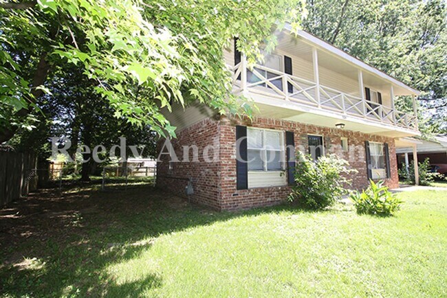 Building Photo - 5194 Colewood Ave
